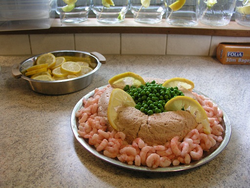 Tun mousse, til 1 stor randform.