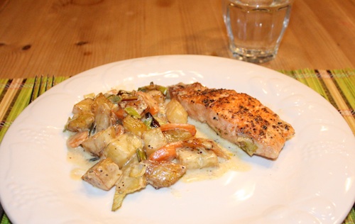 Laksestykker med porrer og gulerod, 4 personer