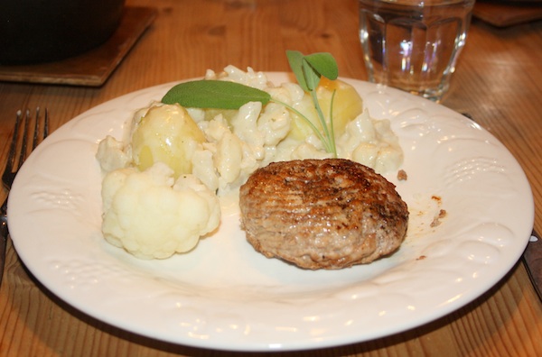 Stuvet blomkål med karbonader, 4 personer