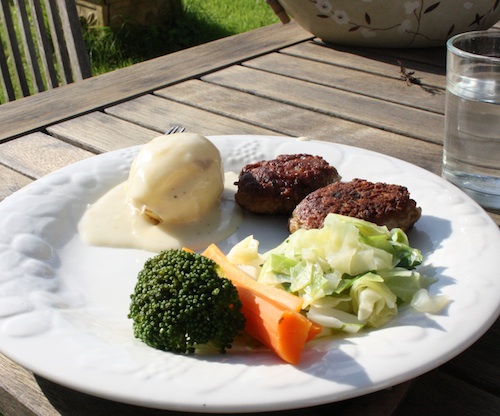 Frikadeller med sommergrønt, 4 pers.